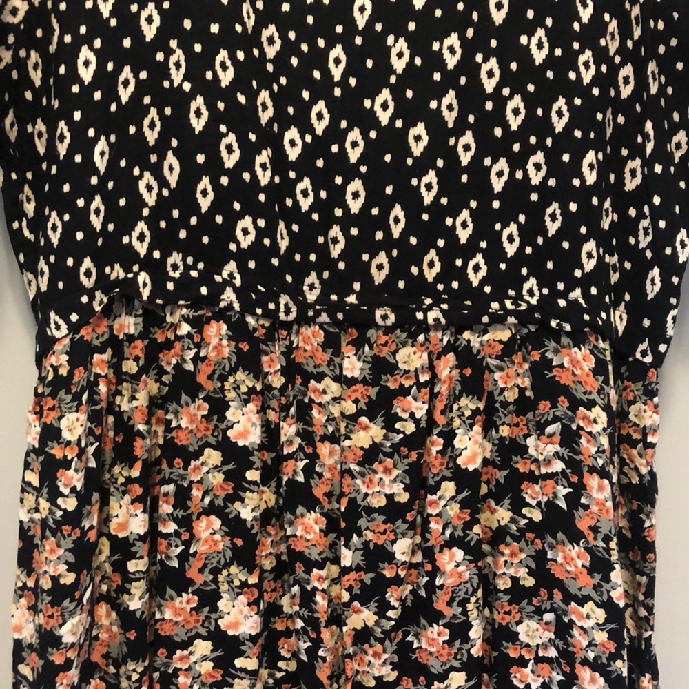 Dress - Picture 6 of 8